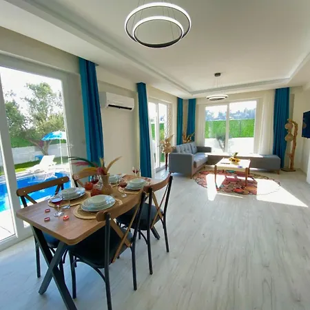 Villa Can Fethiye פאטהיה